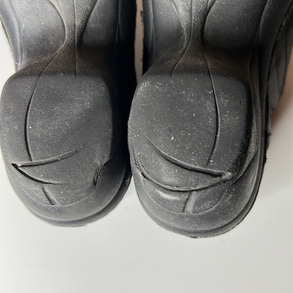 Patagonia Black Oiled Leather Clogs Slip-On Comfort Shoes Women’s Size 7 EU 38 - Picture 10 of 11